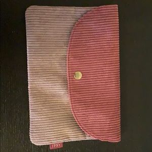 Ipsy makeup bag